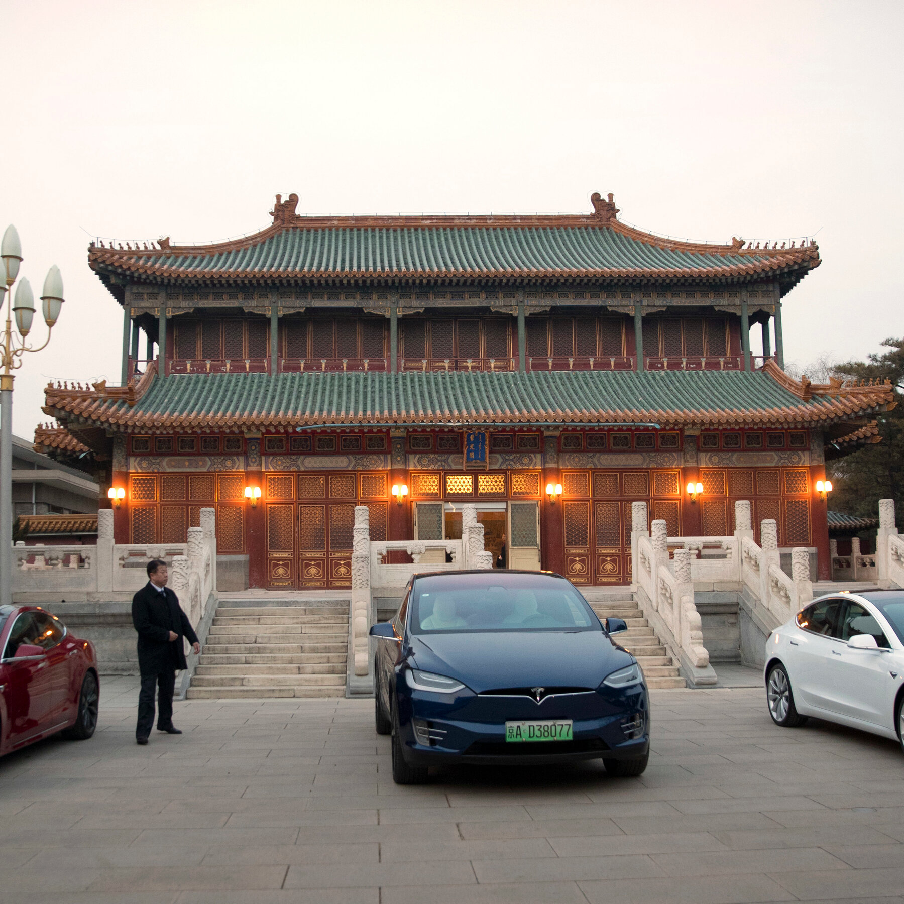 Trump’s Tesla Display at the White House Revives Memories of Musk in Beijing